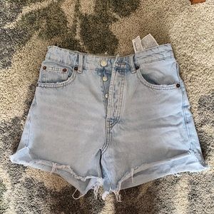 Light wash high rise Zara jean shorts